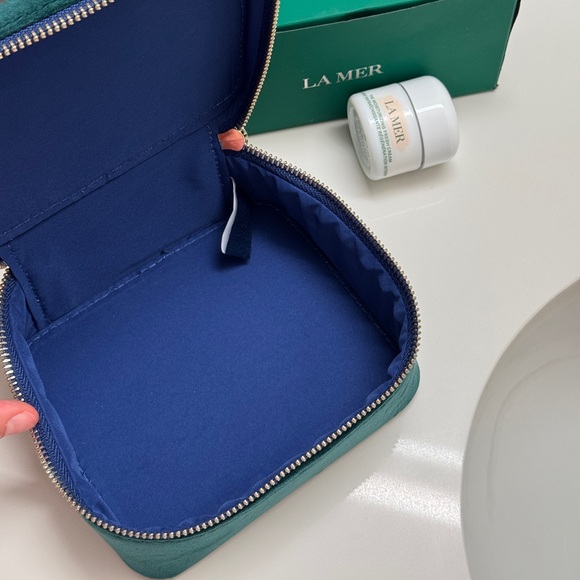 La Mer the moisturizing Soft Cream with emerald Velvet Case brand new - Picture 8 of 16